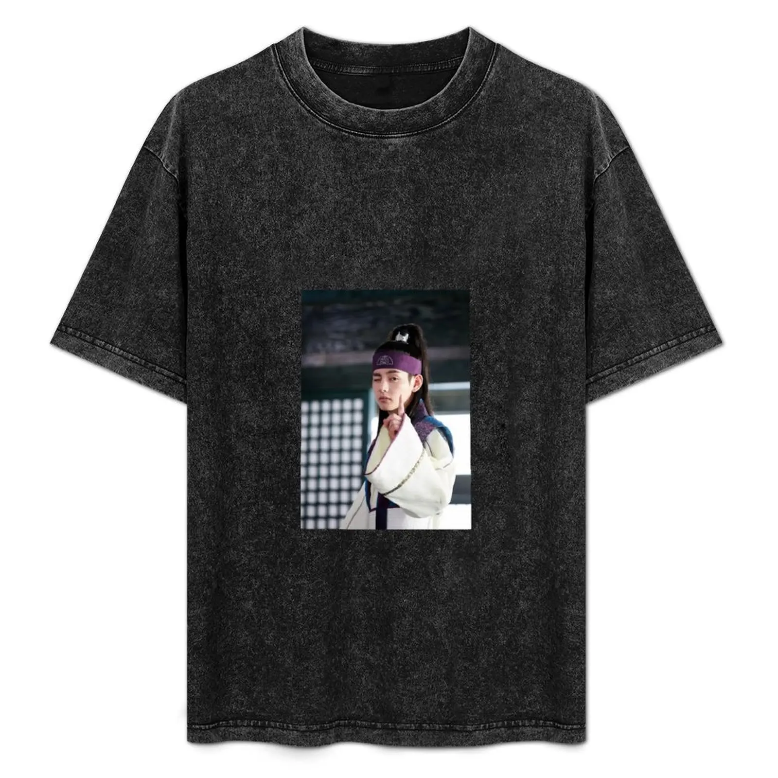 

V Hwarang T-Shirt Holiday Lightweight T-Shirt