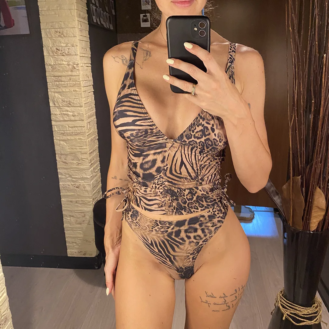 Leopard-Tankini, Bikini mit tiefem V-Ausschnitt, Damen-Badeanzug, zweiteiliges Bikini-Set, brasilianischer Badeanzug, Badebekleidung, Modell V6926. – Detail 3