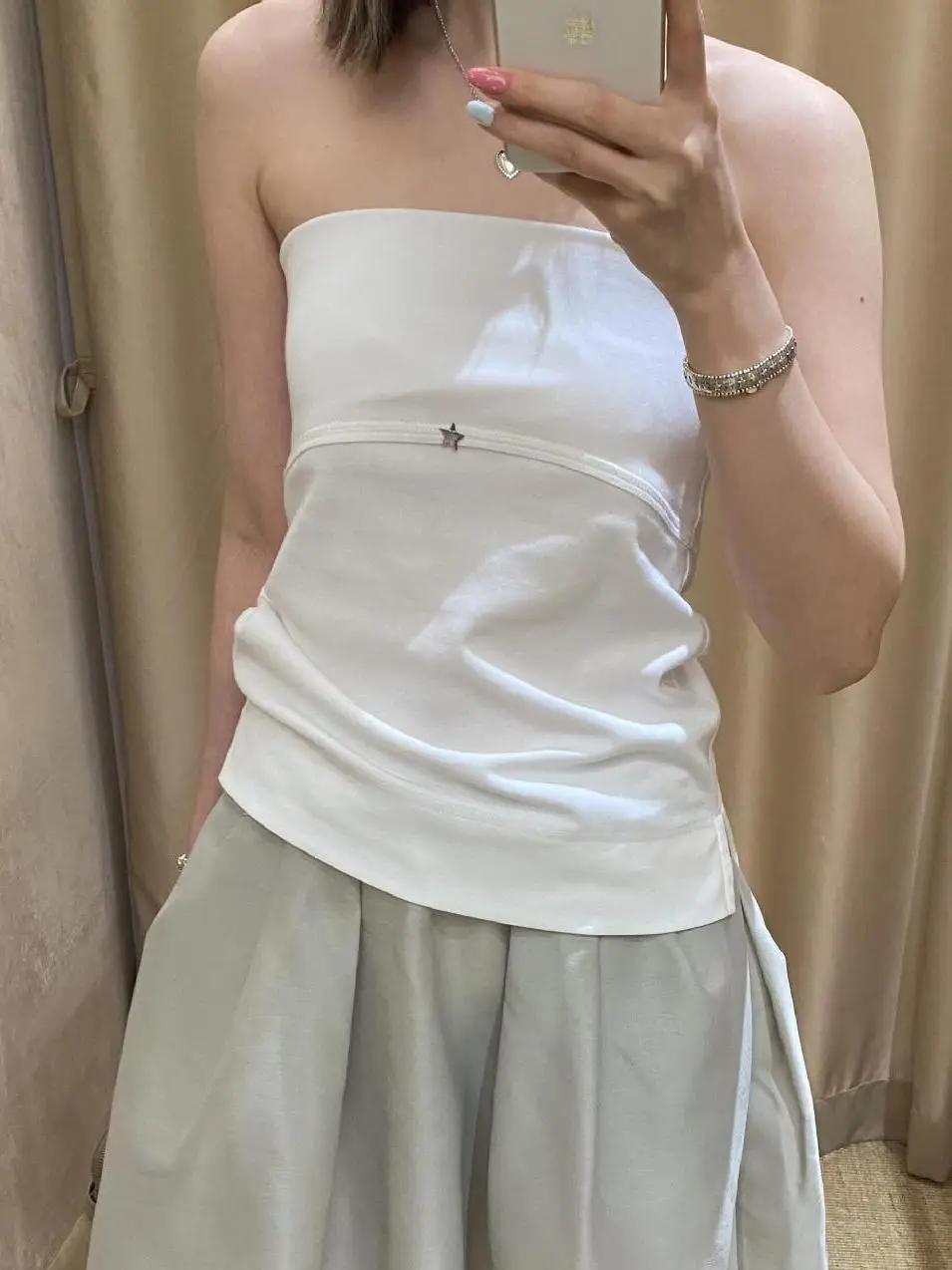 

Handmade Star Crossbody Top Women's Fashionable Versatile Retro Style 2026 Spring Season Slim Fit Pure Color Design