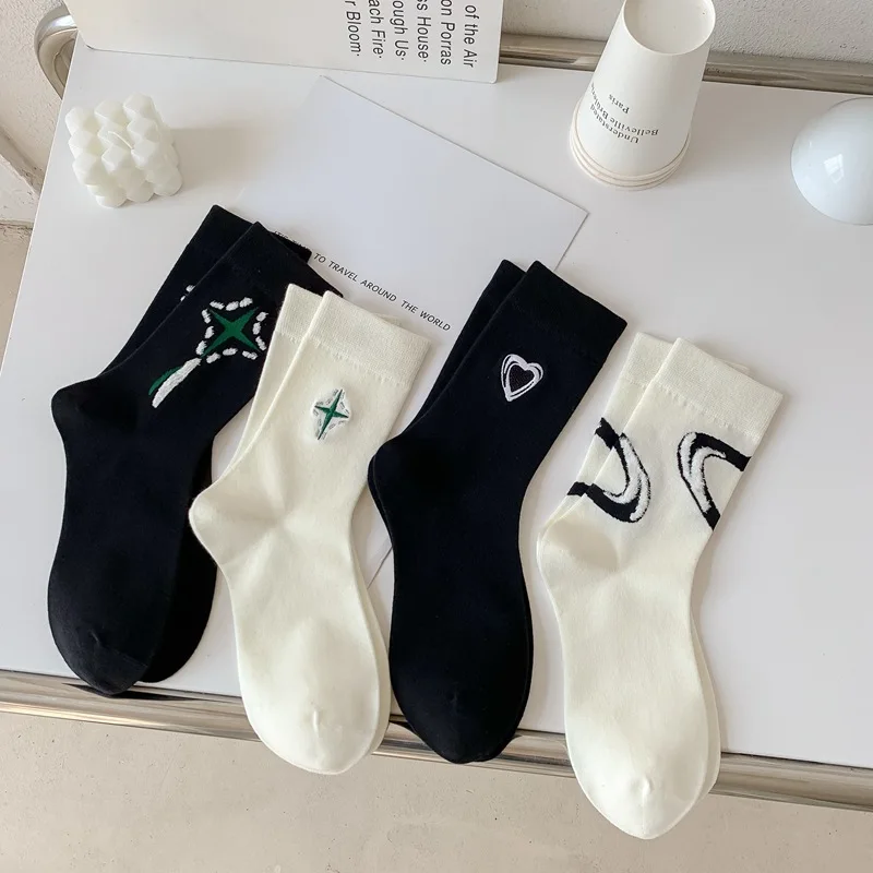 

Heart Cross Embroidery Fashion Trend Socks Women Combed Cotton Cozy Black White Socks Spring Summer Boneless Middle Tube Socks