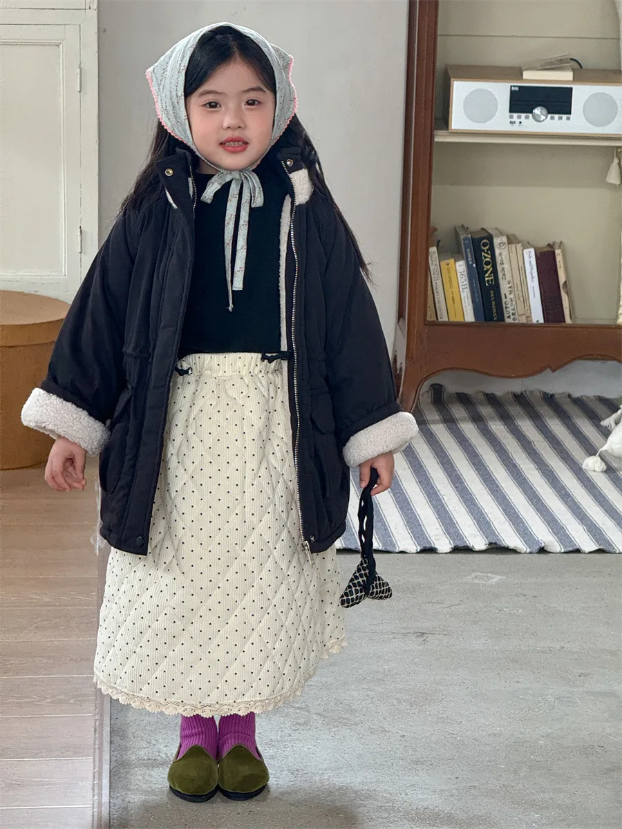 الفتيات نصف طول تنورة 2025 شتاء منتج جديد الطبعة الكورية موجة غربية نقطة الترفيه تنوعا نصف طول تنورة الخصر