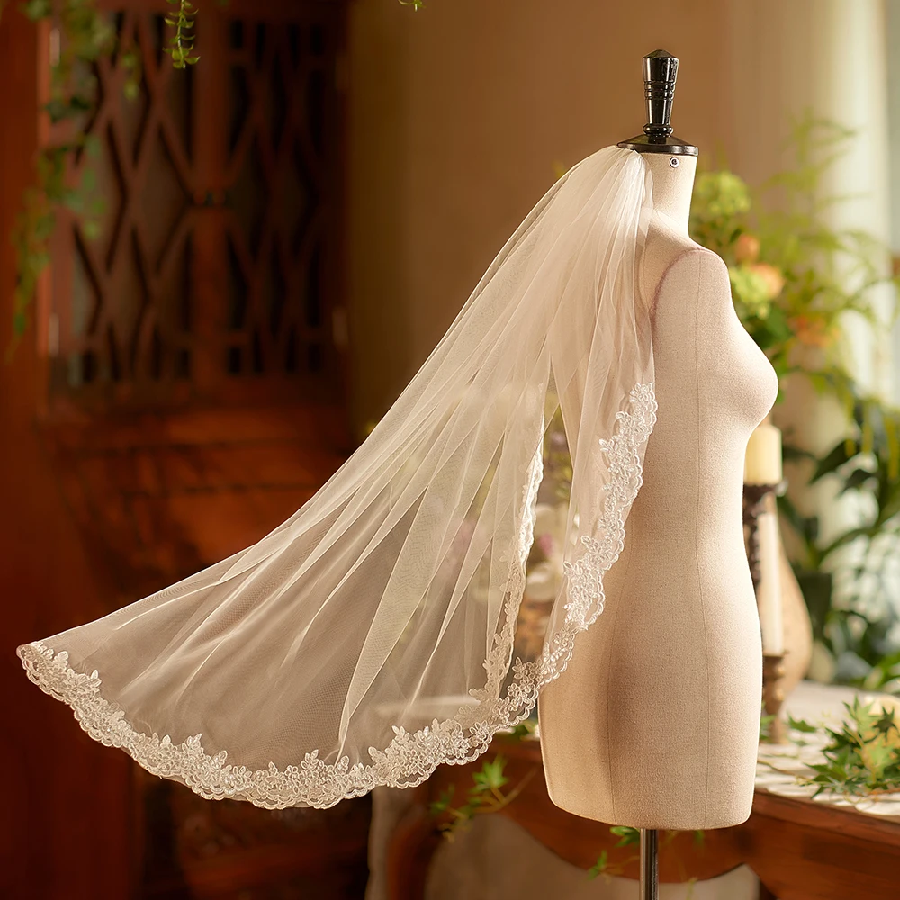 Romantic Lace Applique Edge Bling Bling Bridal Veil One Layer with Comb Fingertip Length Short Veil Marriage Wedding Accesso image 5