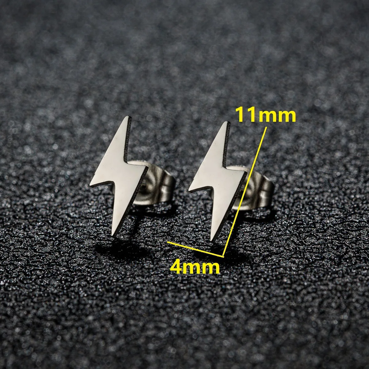 Cross-border fashion personality femininity ins simple mini lightning stud earrings geometric Korean ear jewelry spot wholesale