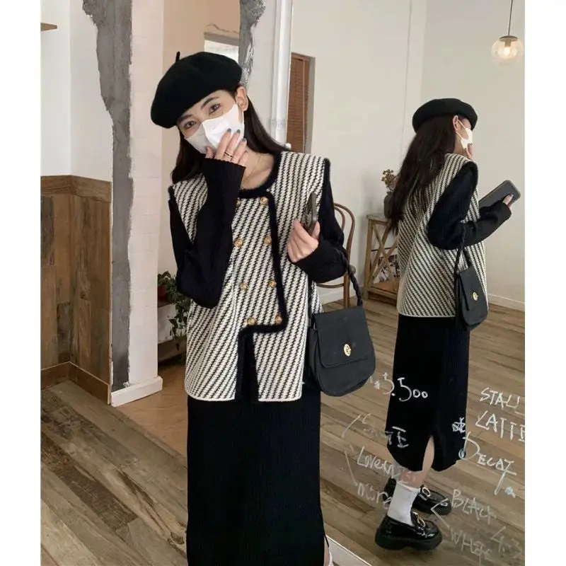 

Woman Vintage Knitted Dress Two Piece Set Female Print Elegant Vests and Half Turtleneck Slim Bottoming Sweater Dresses G609
