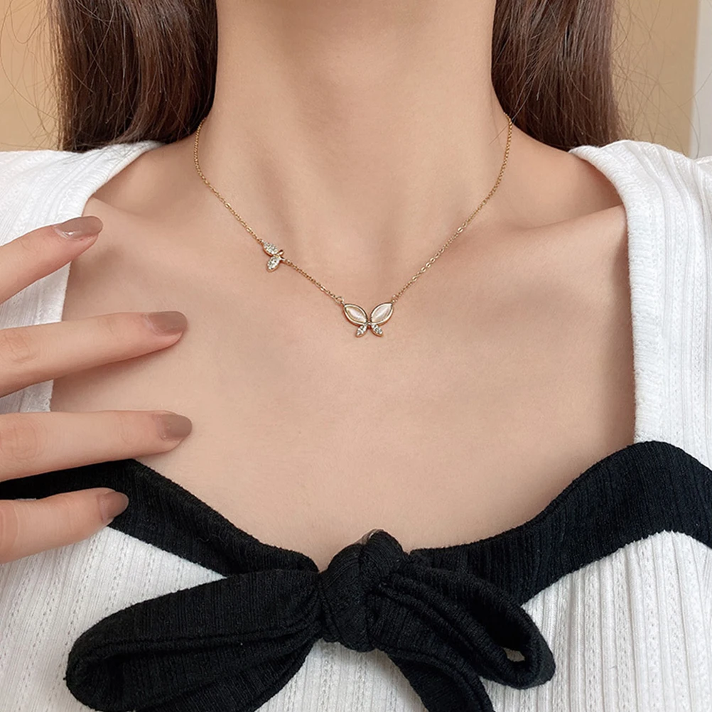 

Butterflies Necklace For Women Gold Clavicle Chain Simple Pendant Necklaces Bling Statement Jewelry Titanium Steel Skin-Friendly