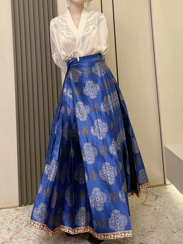 

Hanfu Blue MaMian Qun Ming Dynasty Weaving Gold Horse Face Skirt Chinese Traditional Ancient Hanfu Skirt Swing Two-piece Set