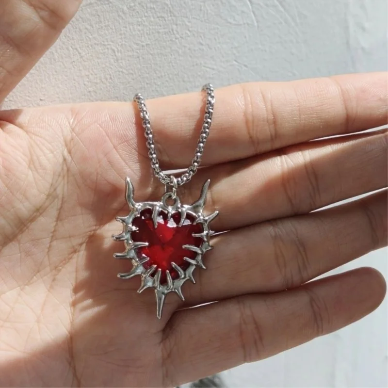 3Pcs Gothic Red Heart Necklace Set Rose Carving Lock Thorn Heart Pendant Necklace, Suitable for Men's and Women's Jewelry
