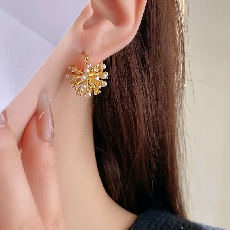 NISHIZAWA pendientes medievales de perlas y flores de circón, pendientes de temperamento, pendientes Retro de moda para mujer