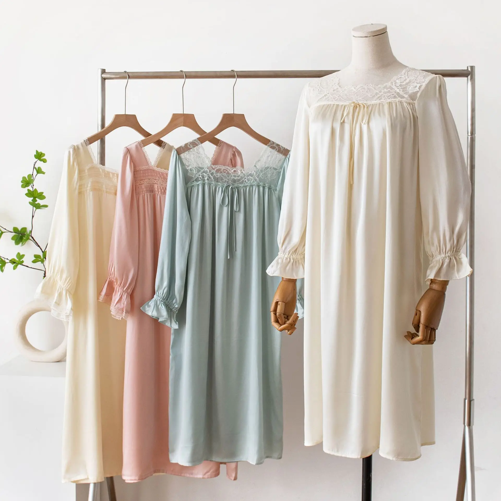 Thin French Royal Style Pure Silk Nightgown, Women's Mulberry Silk Long Sleeve Loose Loungewear Sleepwear