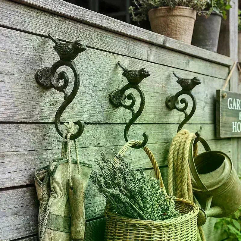 Creative Rustic Cast Iron Wall Hook Decorative Heavy Duty: Wall Mounted Rack Sturdy Rust Proof Entryway Key Organizer