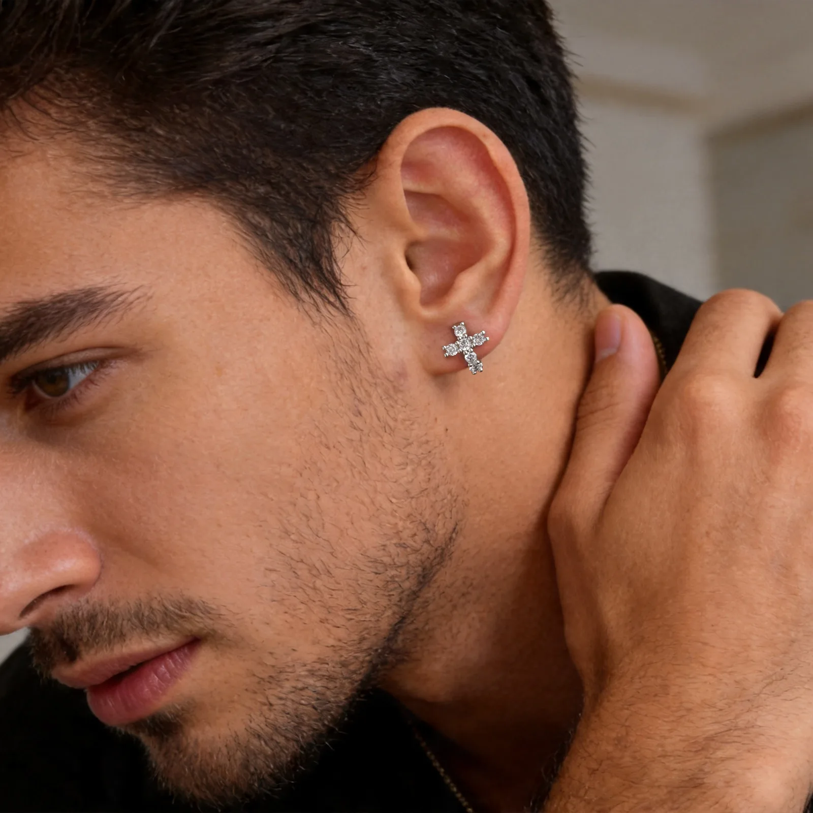 Hip-Hop Kreuz-Huggies-Creolen für Männer, Blaue Kristall-Zirkon-Metall-Creolen, Trendiger Party-Schmuck als Geschenk für Vater und Sohn – Detail 8