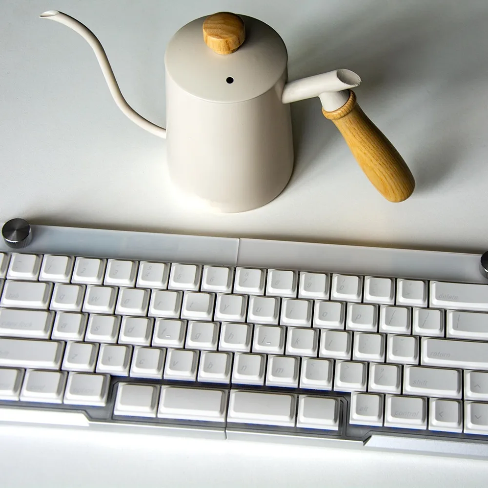 Jezail Funder Jiffy75 Spilt Keyboard 75% Wireless 2.4G Low Profile Kailh Choc V2 Switch CNC Walnut Wood Integrated Game Keyboard