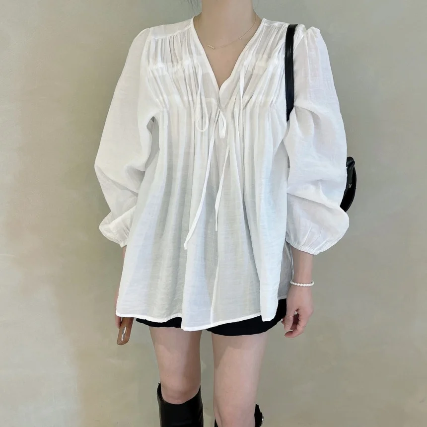 

2026 New Korean Style Chic Versatile Loose Belted V-Neck Pleated Color Bubble Sleeve Shirt Women's Top Summer Fashion