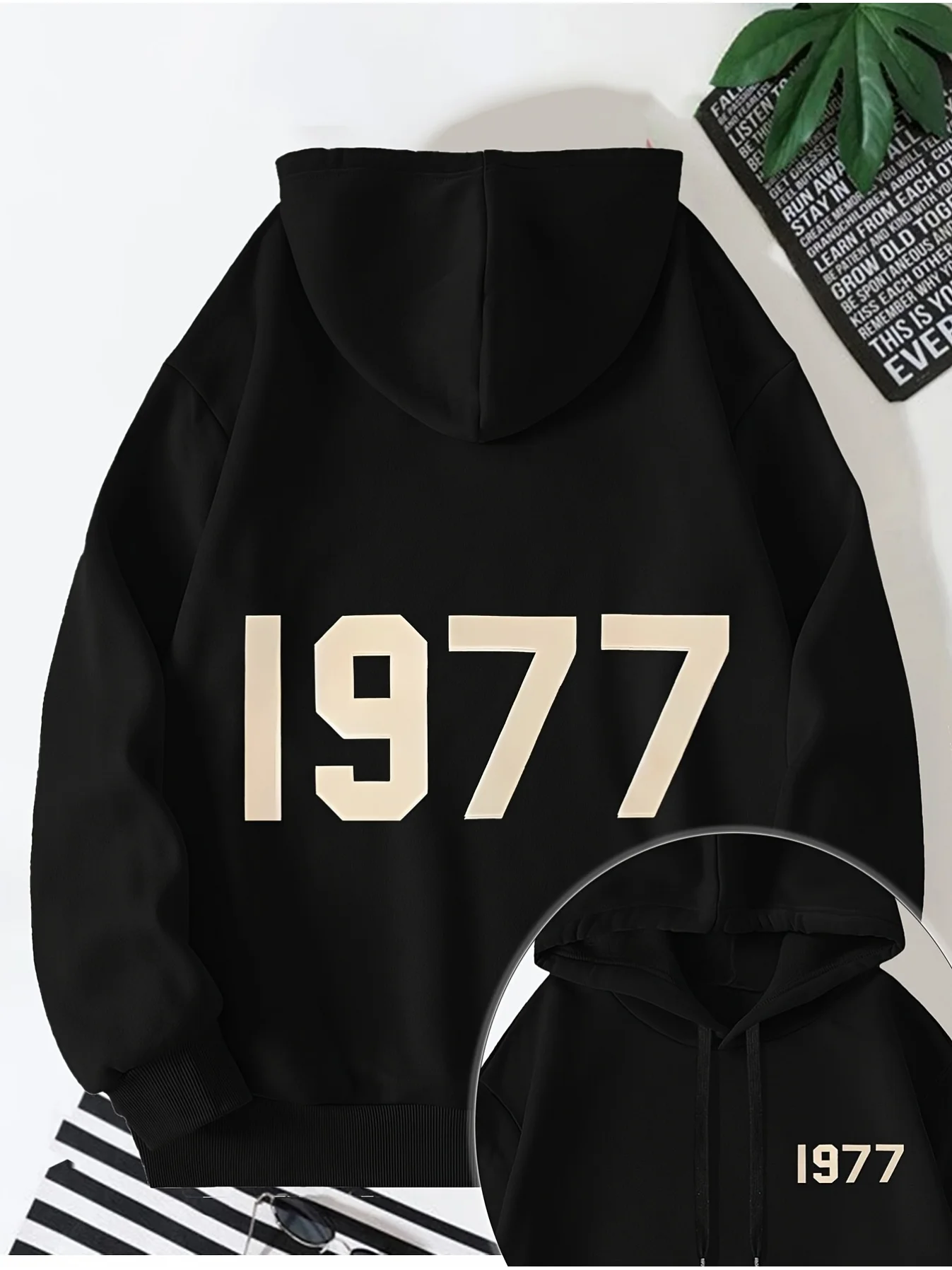 1977 Letter Print Hoodie with Kangaroo Pocket, Comfortable And Loose Drawstring Fashion Pullover, Stylish