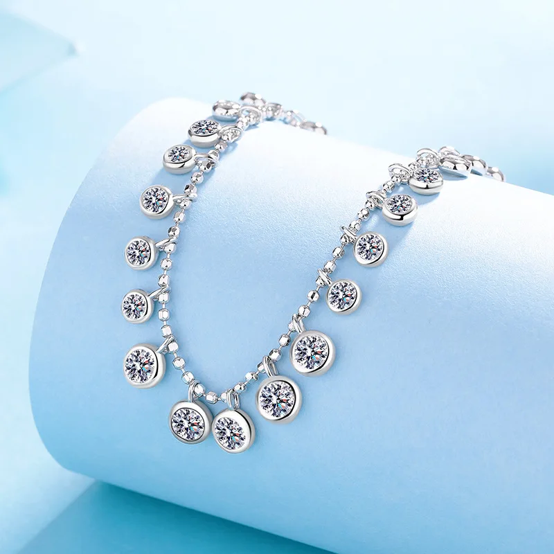 Women's Light Luxury Gorgeous Necklace, PT950 Platinum with 4.5 Carat Moissanite, highlights elegant and gorgeous female