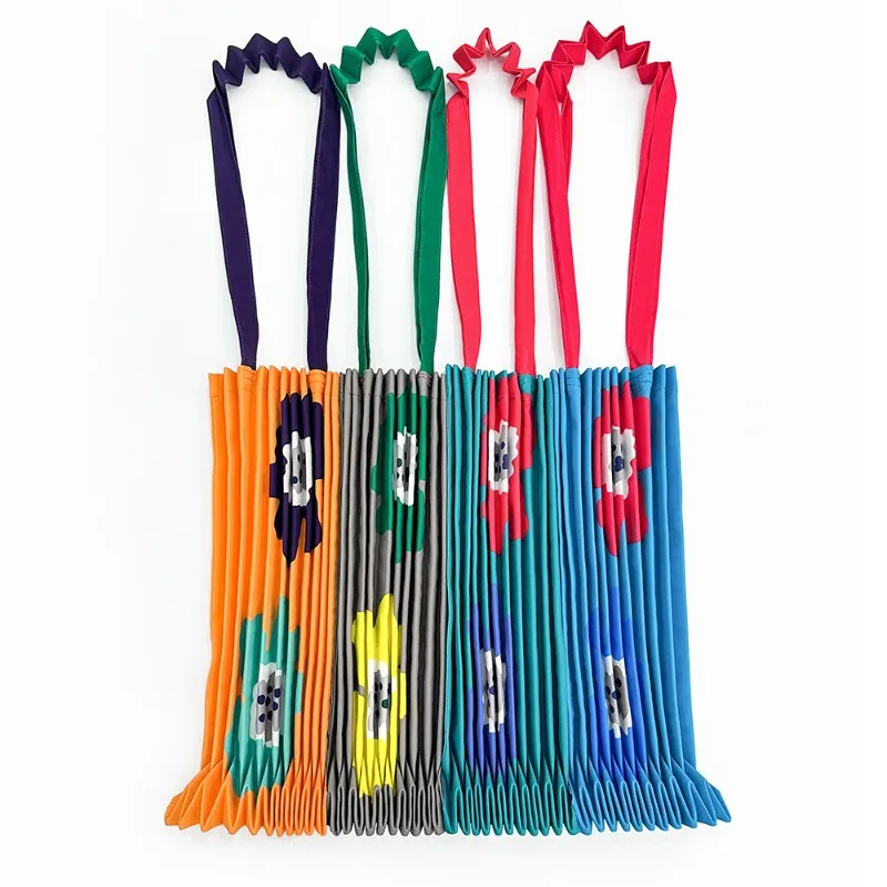 

Miyake 2026, новая плиссированная сумка с принтом, корейская маленькая вместительная холщовая сумка, водонепроницаемая универсальная женская сумка на плечо