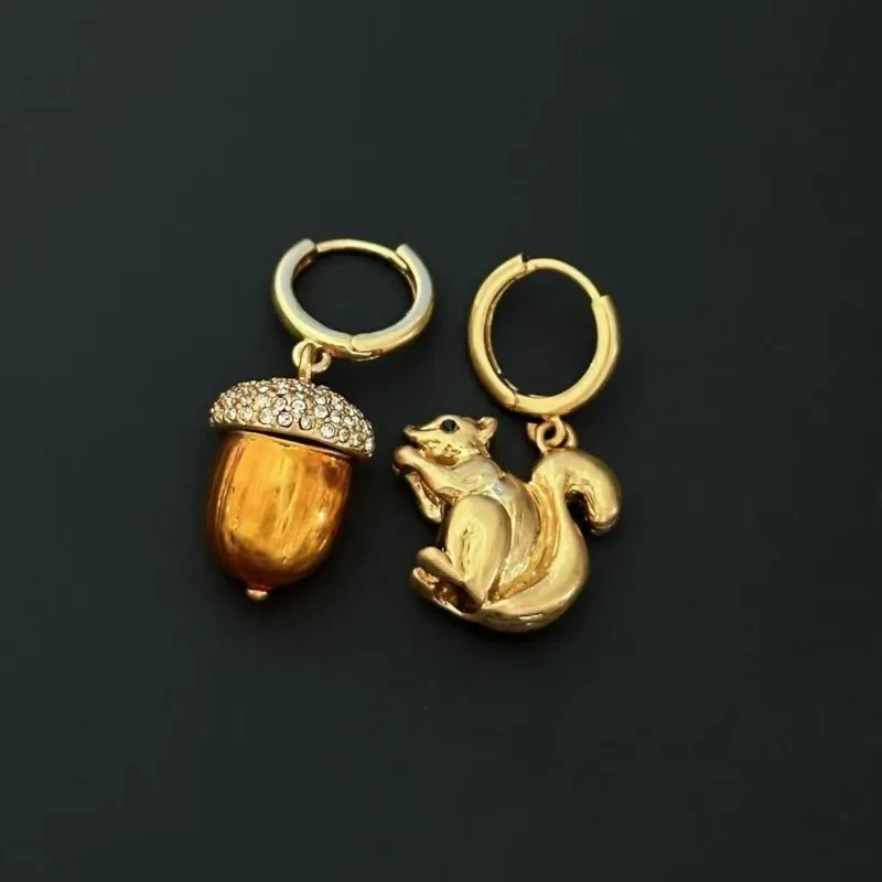 VKVVA Retro Gold-plated Rhinestone Squirrel & Pinecone Earrings, Cute Couple Style Animal Ear Jewelry for Women Gifts