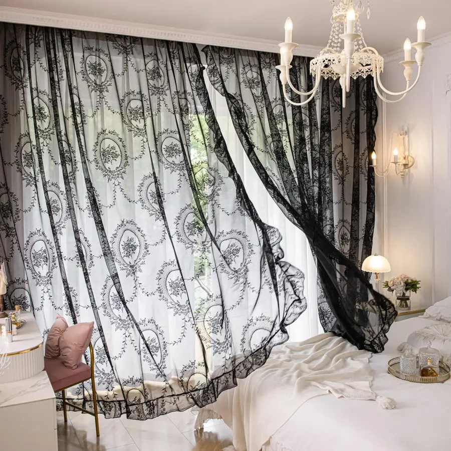 Zwarte kanten gordijnen, 96 inch lang, 2 panelen, doorschijnend roze bloemenborduurwerk, gerimpeld vintage raamdecoratiepaar voor slaapkamer en woonkamer