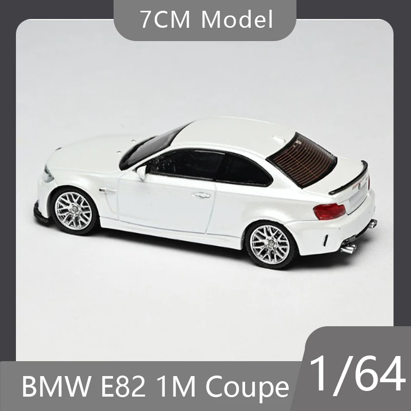 

Модель автомобиля BMW E82 1M Coupe 1/64, 7 см, из сплава, коллекционная, настольное украшение, подарок