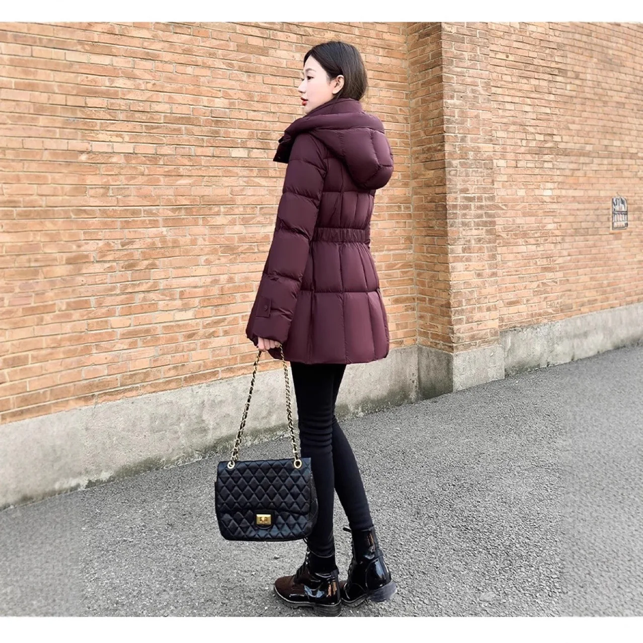 2025 Winter New Women's Down Jacket Commuting Slim Fit Hooded Down Jacket