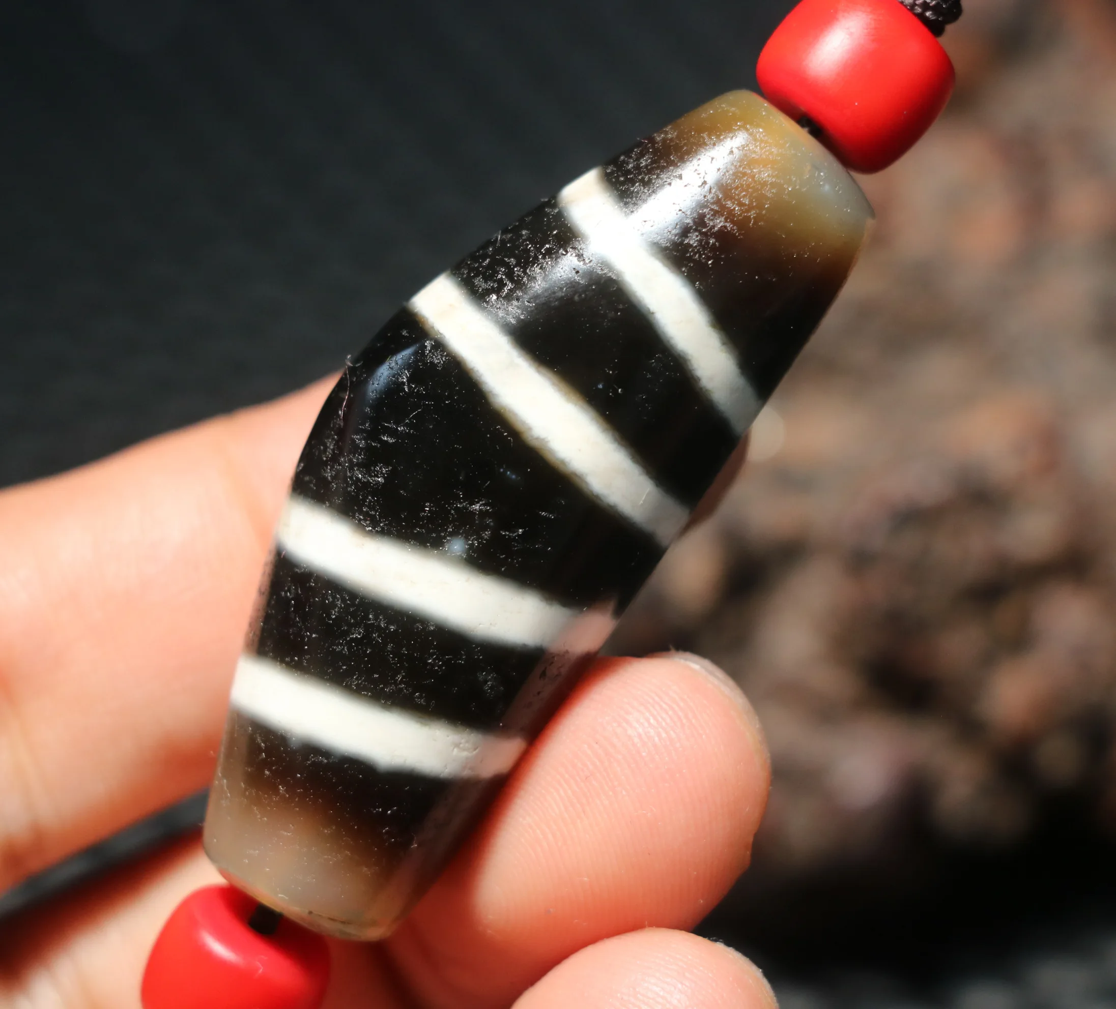 Magic Power Tibetan Old Agate Line Type Healer Medicine Full Horn Shape dZi Bead Totem Pendant Amulet 4A+ LKbrother Sauces Top