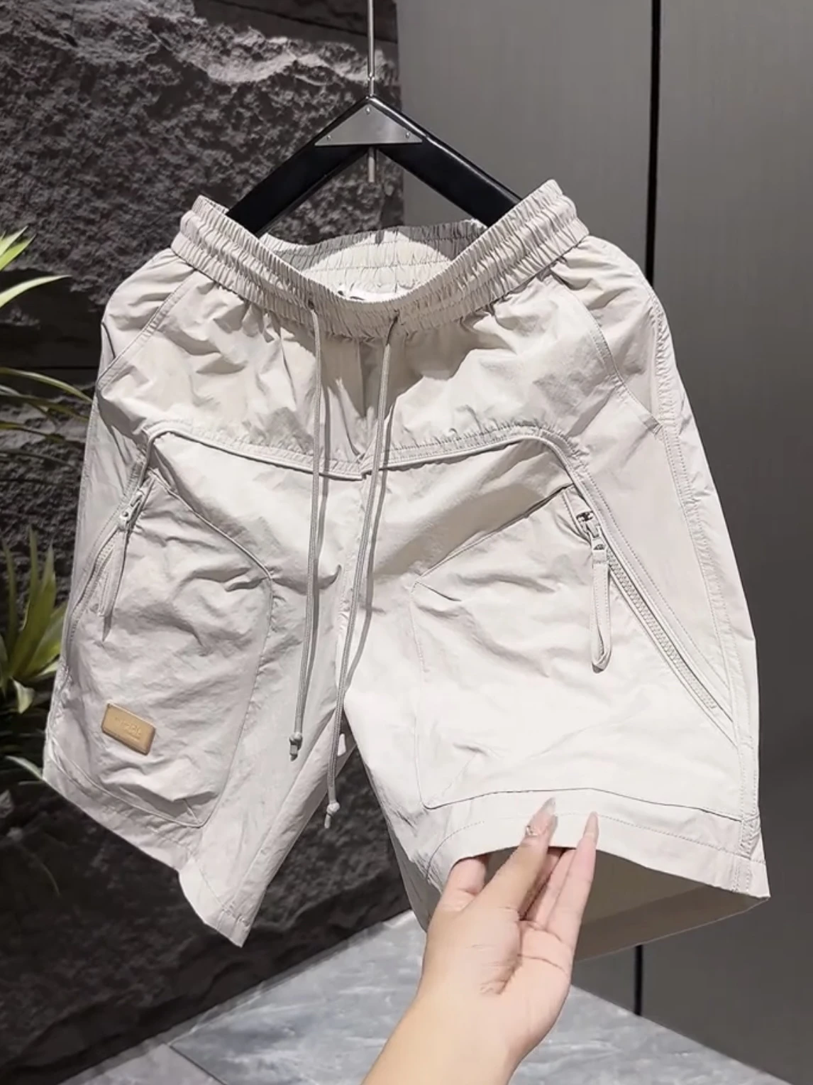 

Men's Summer Thin Workwear Shorts Casual Loose Breathable Sporty Five-Quarter Length with Pockets And Zipper for Youth