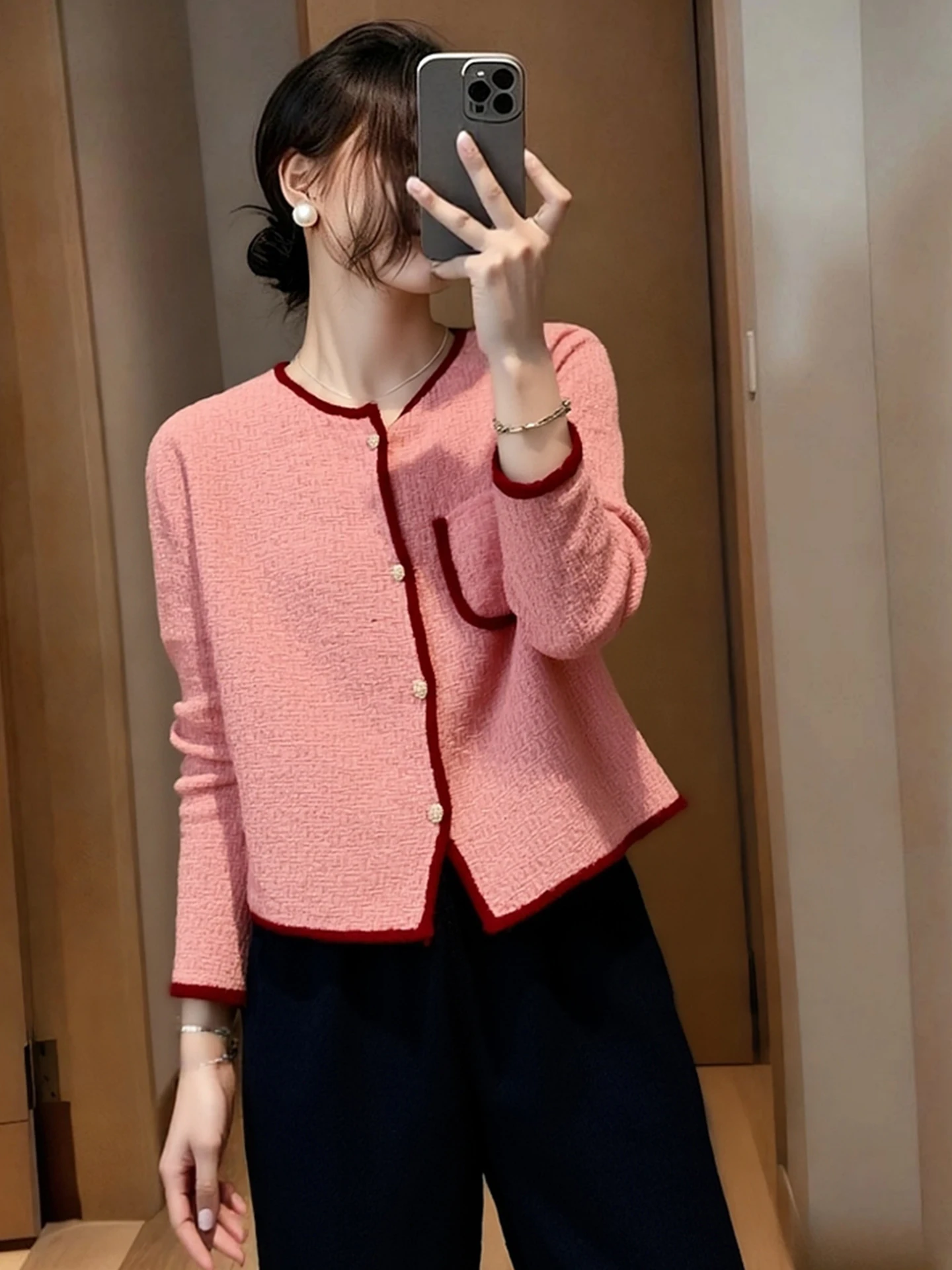 

Faionable Knitted round Ne Open Cardigan Women's Single Button Color Blo Autumn Winter High End Sensation Versatile Top