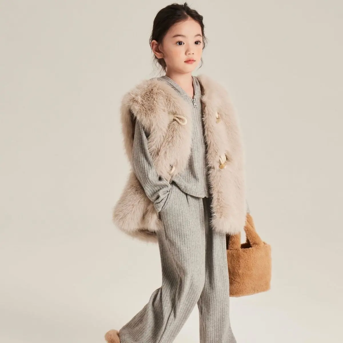 Girls Imitation Fur Vest Winter New Baby Girls Fashion Cow Horn Buckle with Thick Autumn and Winter Fur Sweater Jacket