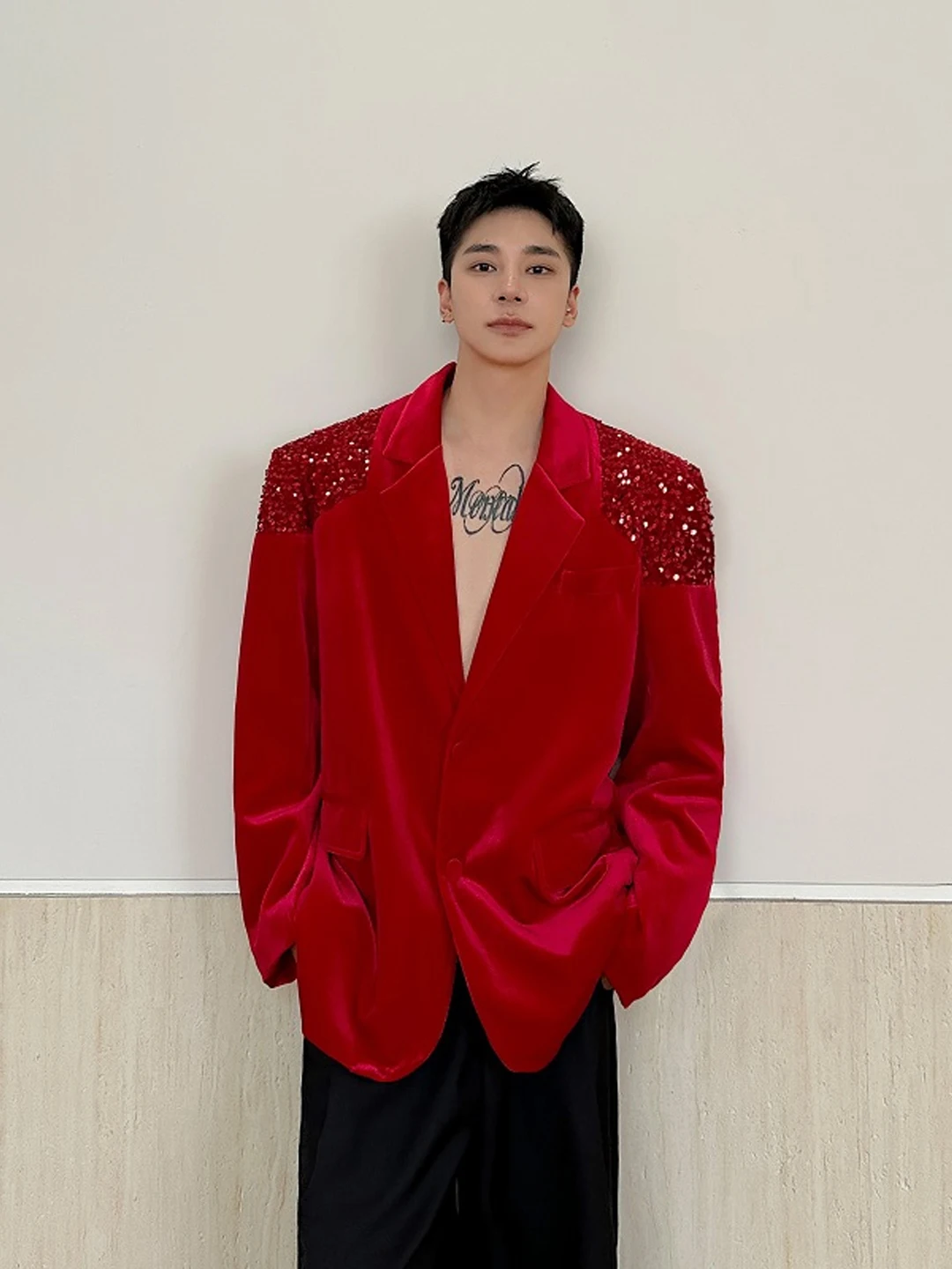 

Весенний мужской пиджак из бархата с пайетками, красный, класса люкс, модный бренд, для сценических выступлений и торжественных мероприятий, верхняя одежда