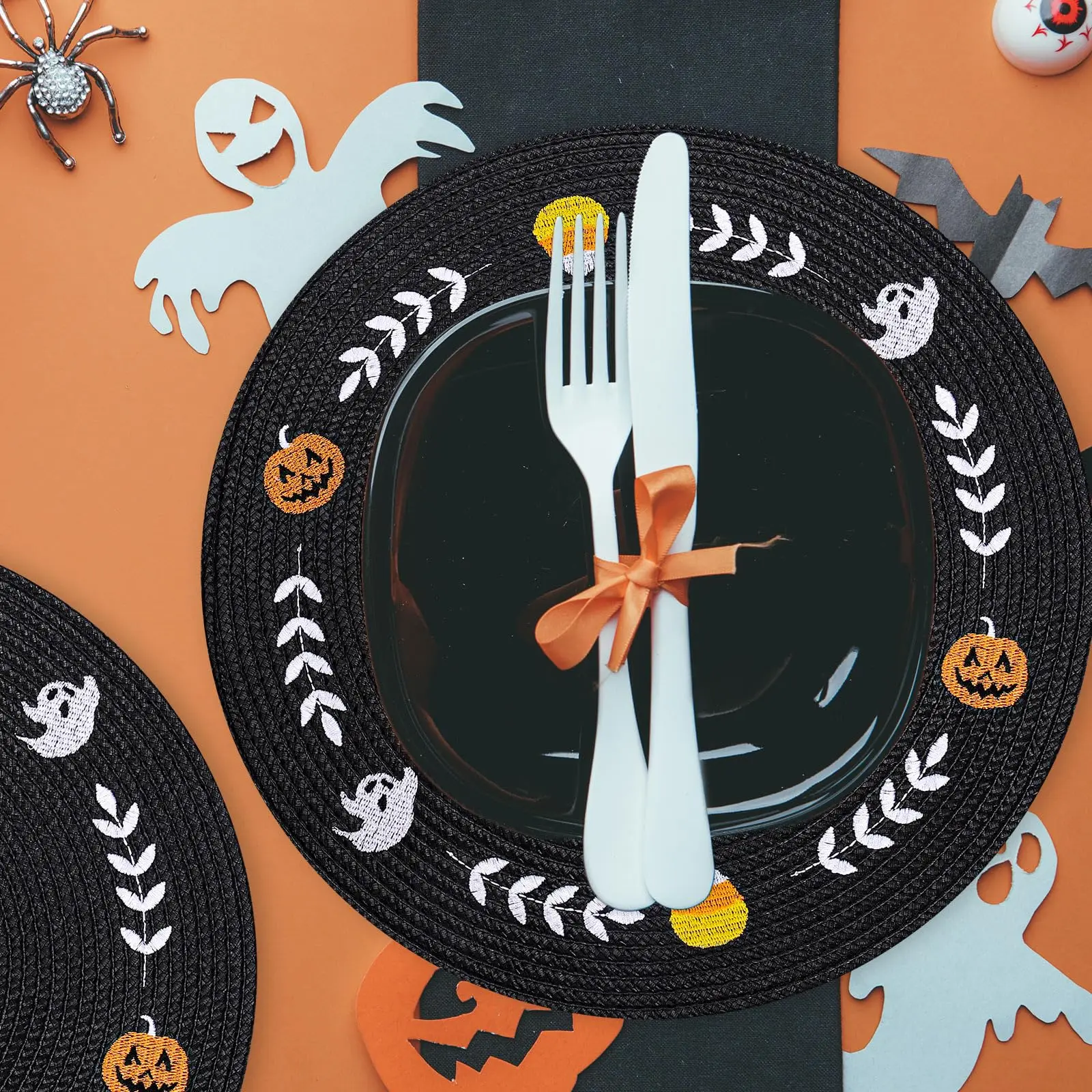 1/4pcs Embroidery Halloween-themed  Round PP plastics  Braided  Insulated Placemats, Washable, Easy To Clean, Wipeable, Non-slip