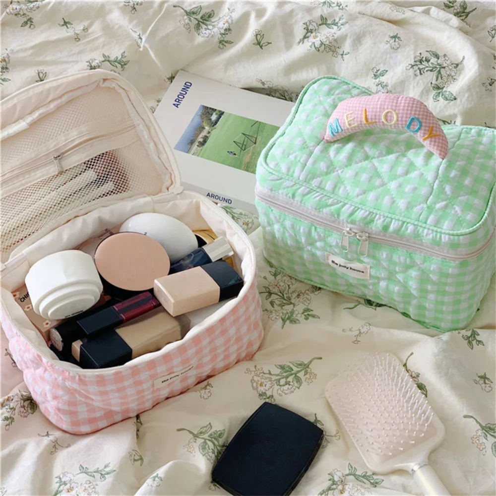 Stylish Korean Cosmetic Bag with Large Capacity Travel Organizer Portable Makeup Storage Bag Cute High Beauty Travel Essentials