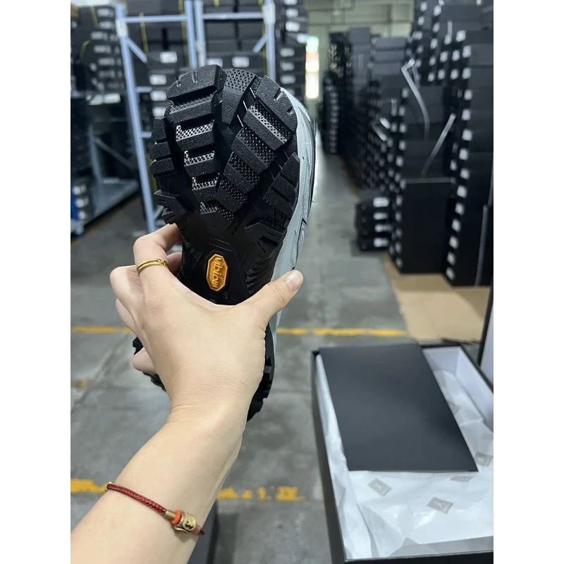 2025年ニューマウンテンシューズ メンズ 滑り止めハイキングシューズ 高級ブランド アウトドアトレイルランニングシューズ メンズ 通気性ウォーキングシューズ