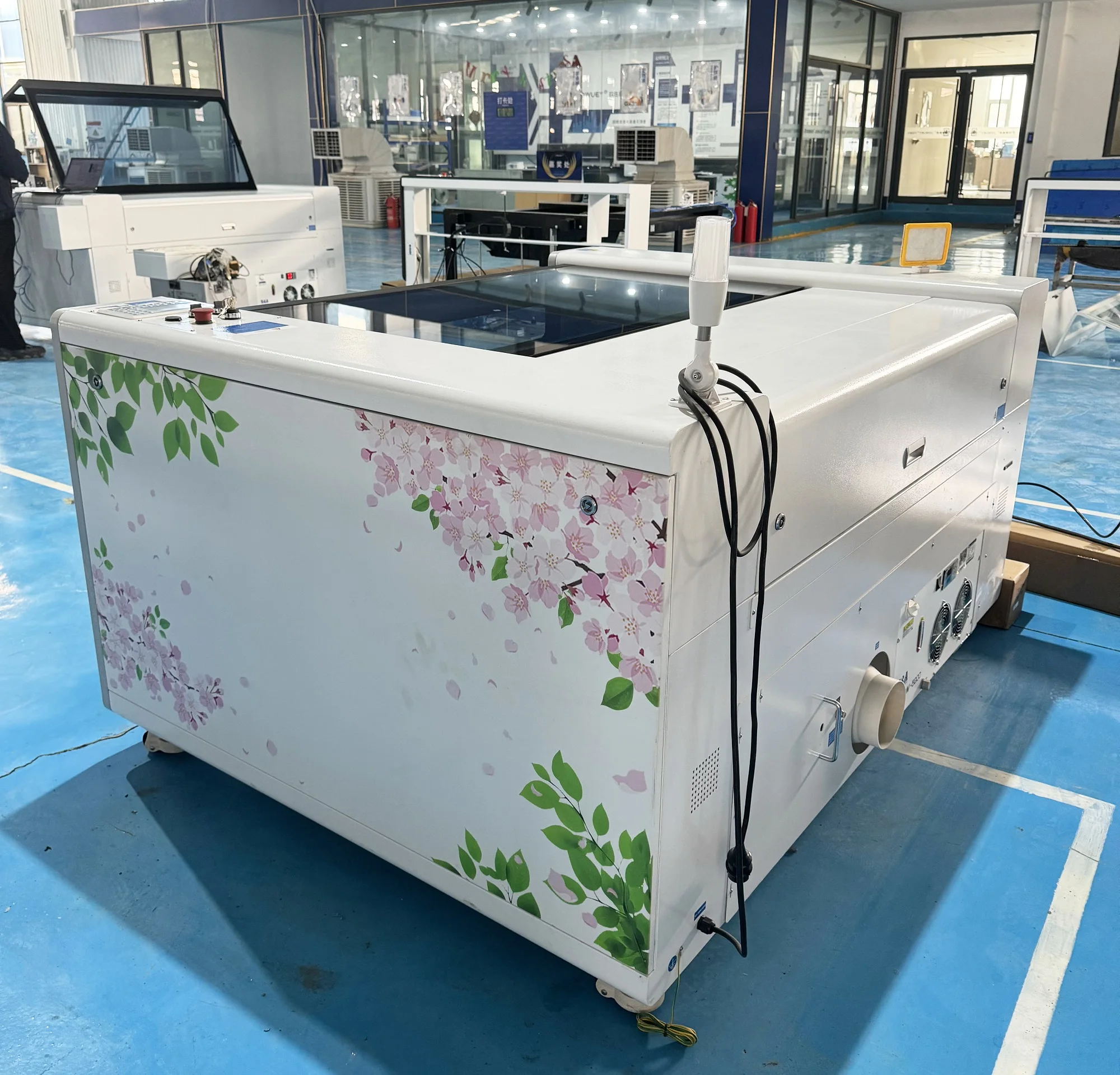 To Japan Customer Customized CO2 Laser Cutting Machine Lifting Table Reci 100w 130w 150w Laser Machine Engraver Cutter