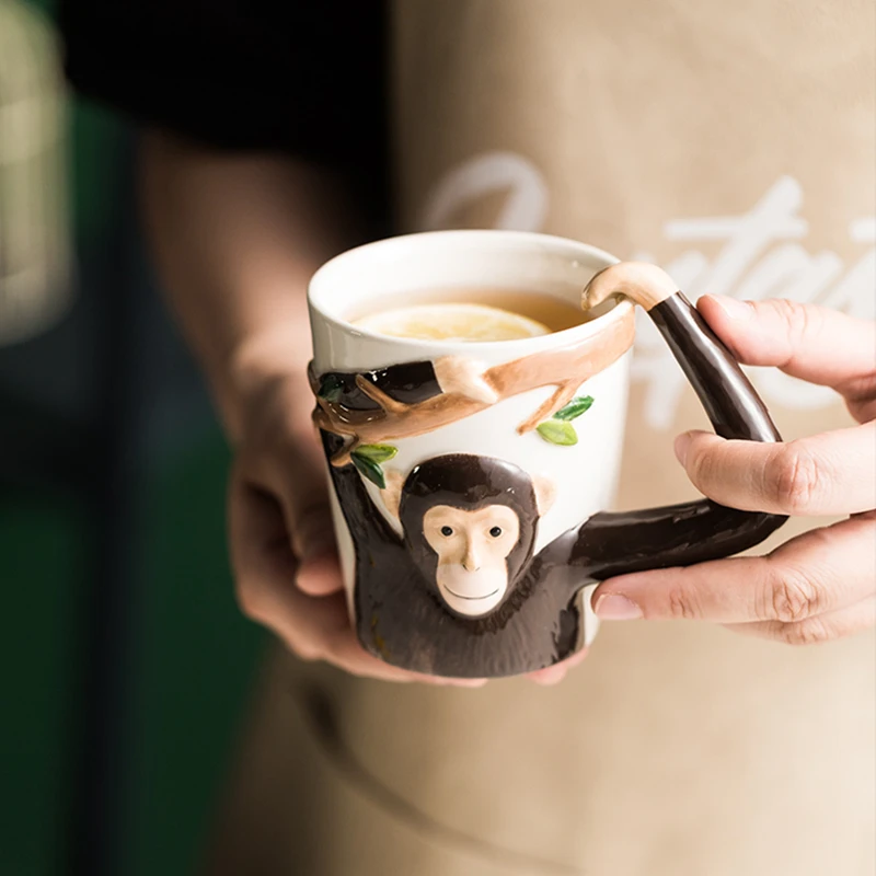 310 مللي كوب قرد منقوش من السيراميك الجدة ثلاثية الأبعاد كوب قهوة على شكل حيوان فنجان شاي مع مقبض آمن للميكروويف