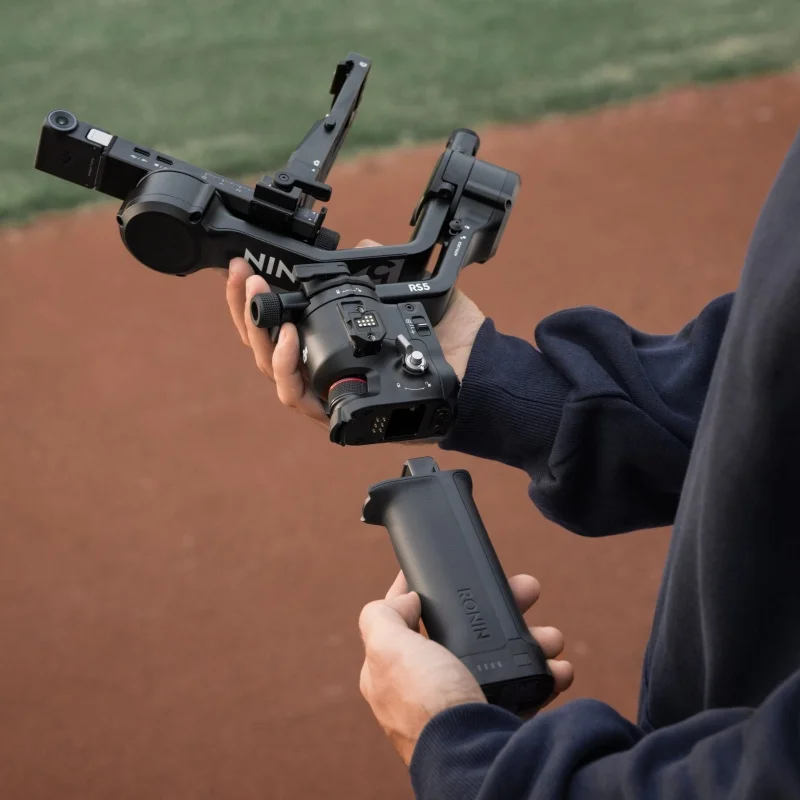 Original RS BG33 Battery Grip allowing up to 14 hours of standby time for DJI RS 5 / DJI RS 4 Series Original Accessories