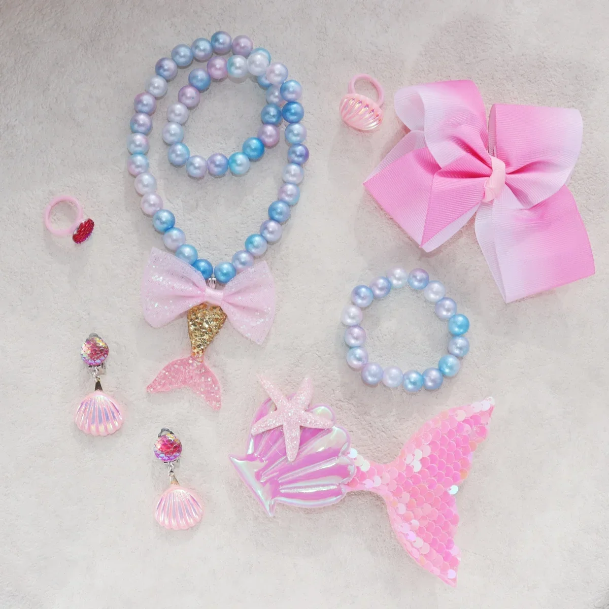 Set di 9 Gioielli da Principessa Sirena per Bambine: Collana, Bracciale, Anello, Orecchini, Borsa e Fermaglio per Capelli per Costume e Feste di Compleanno