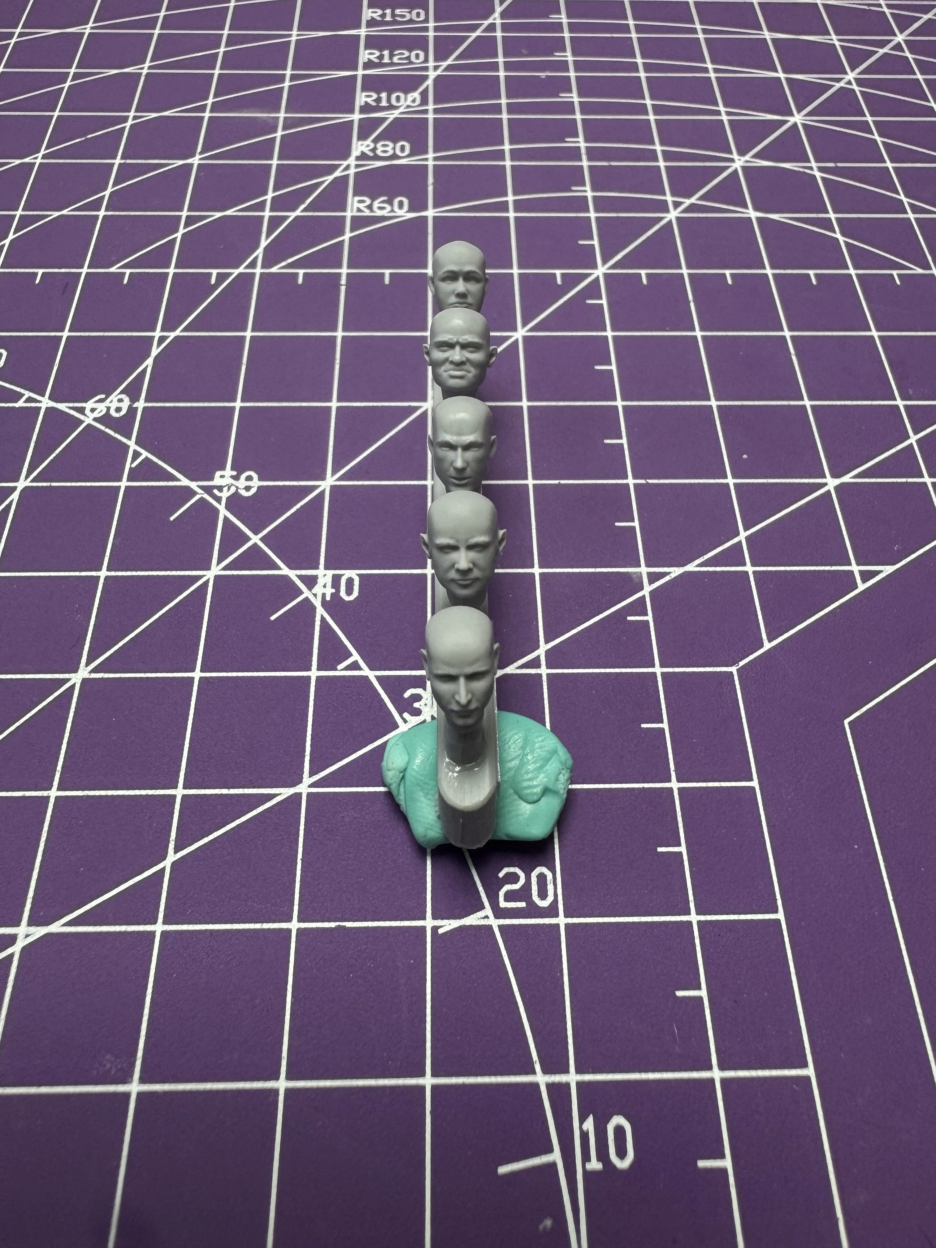 

1:35 Комплект для сборки модели из литья смолы, GK, Статуя для замены головы, неокрашенная