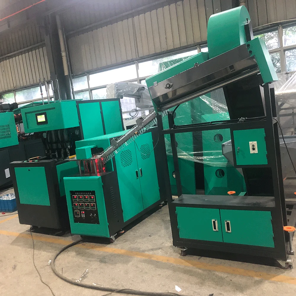 Customized High Output 1800BPH 4 Cavities Semi Automatic 1.5L Bottle Blowing Machine With Auto Loader For Heater