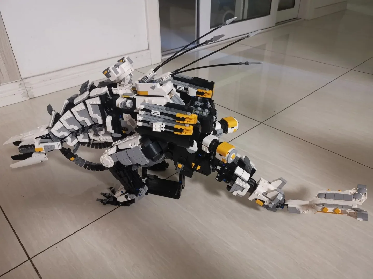 4743 個 MOC ゲーム Horizo​​n Zero Dawned Thunder Teeth ビルディングブロックメカニカルモンスターアクションフィギュアモデルおもちゃギフト子供のための