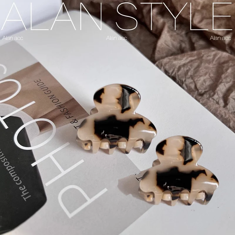 Thumbnail 4 - #12 New Trendy Hair Clips Arrivals