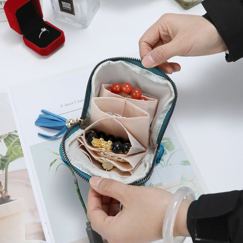 Schmuck-Organizer für Reisen: Valentinstagsgeschenke für Frauen 6-lagiger Samt-Reißverschlussbeutel für Armreifen und Gliederarmbänder – Detail 11