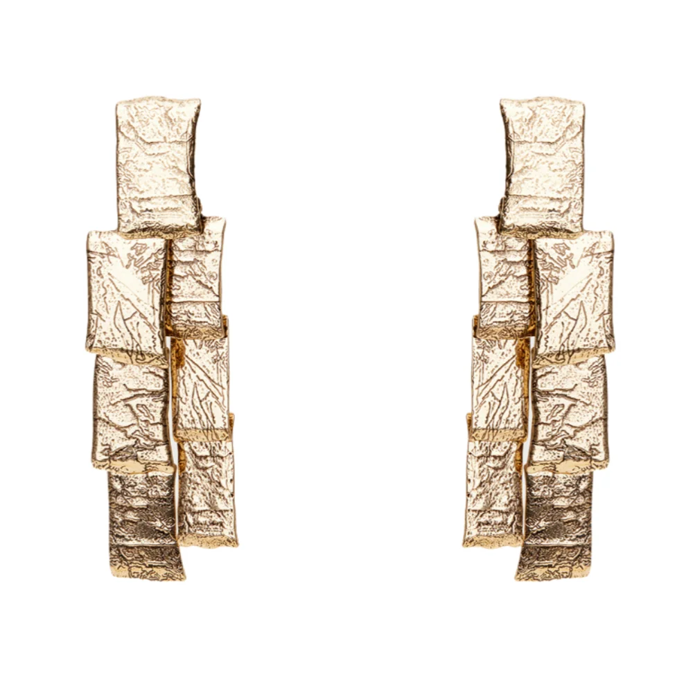 

LESHORE Zinc Alloy Material Gold Plated Unique Texture Heavy duty Square Stacked Women's Earrings