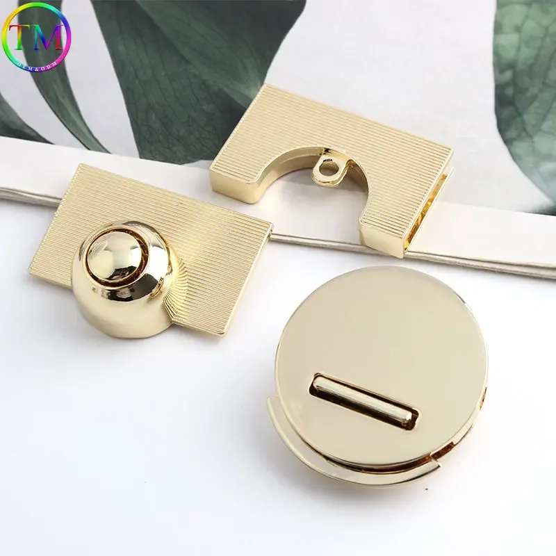 New Style Metal Clasp Push Turn Lock Twist Lock Rectangle Hanger Switch Clasp Folding Locks Fashion Durable For Handbags