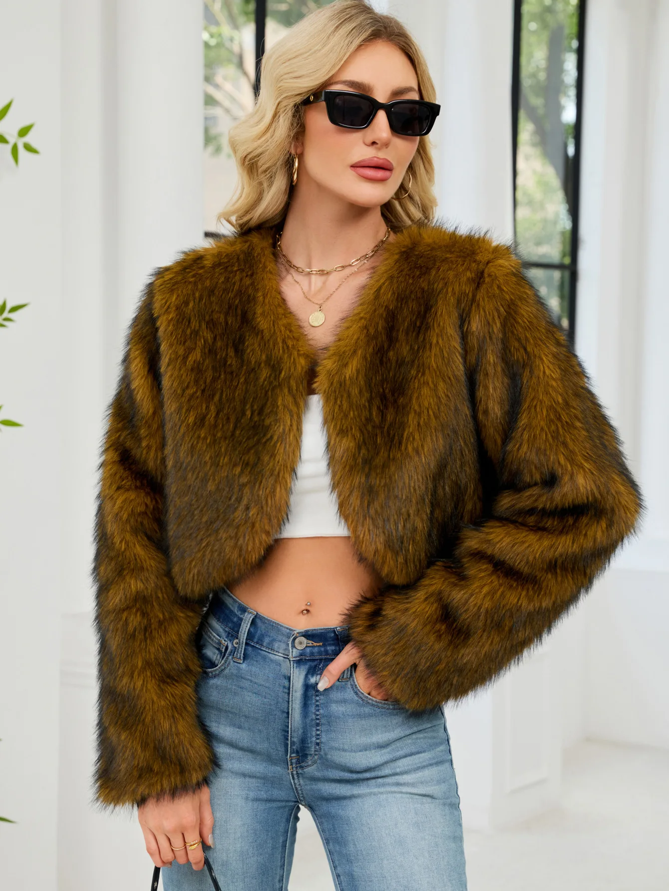 New fashionable and casual women's faux fur top and women's plush short coat for autumn and winter 2025