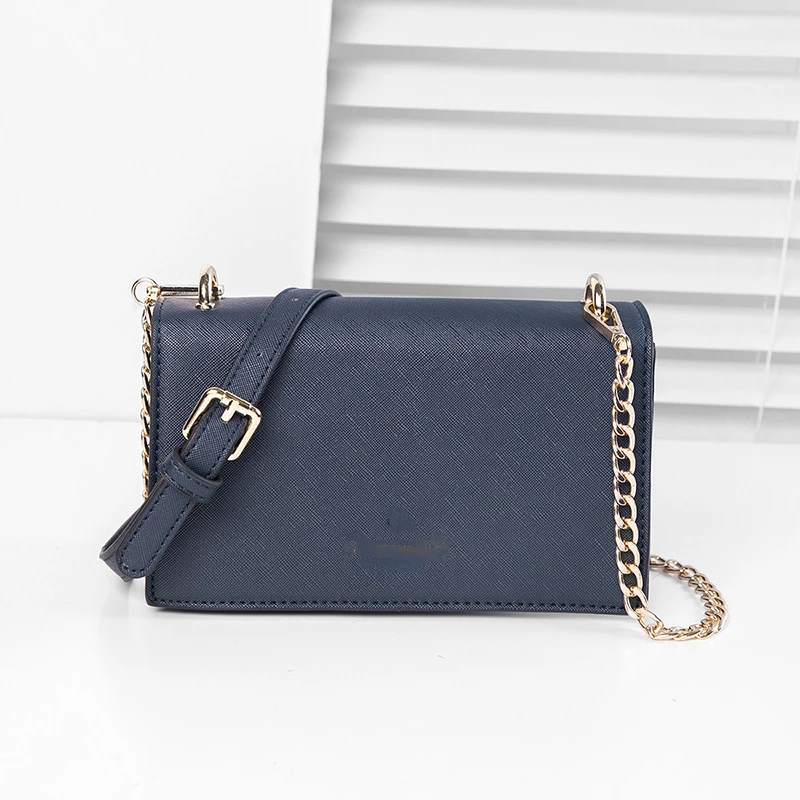 

The latest high-end fashion crossbody bag designed for women. Metal chain shoulder strap