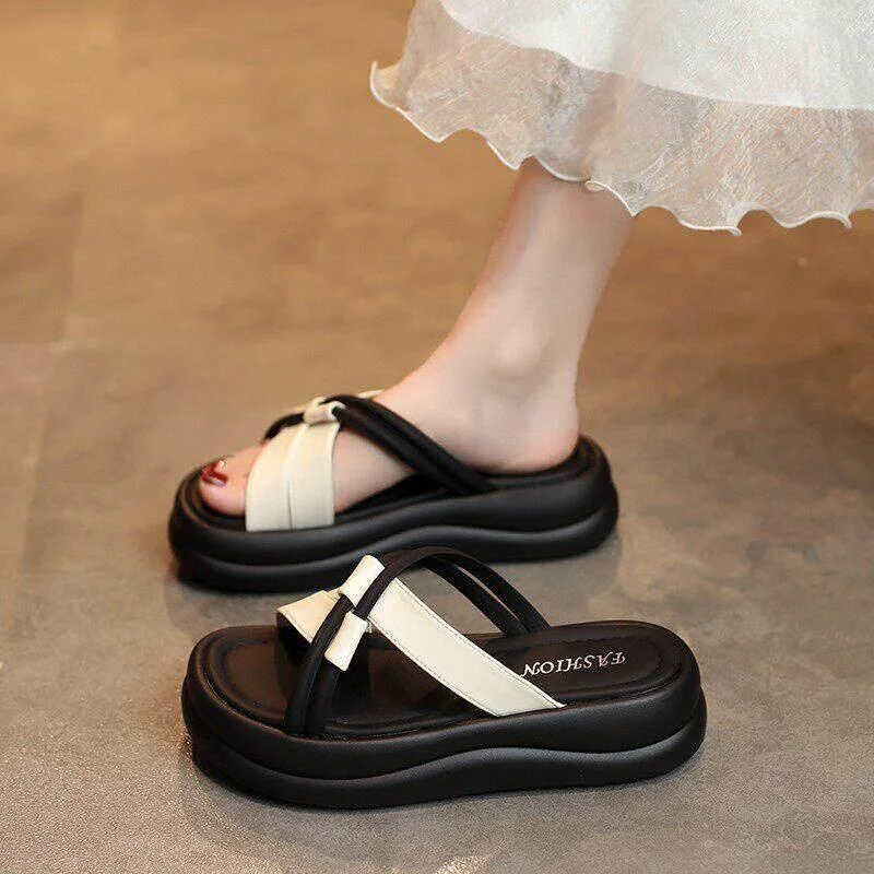 

Fashionable Women's Summer Outdoor Slippers Thick Bottom Beach Sandals Korean Style T-strap Slip-On Shoes for Casual Wear