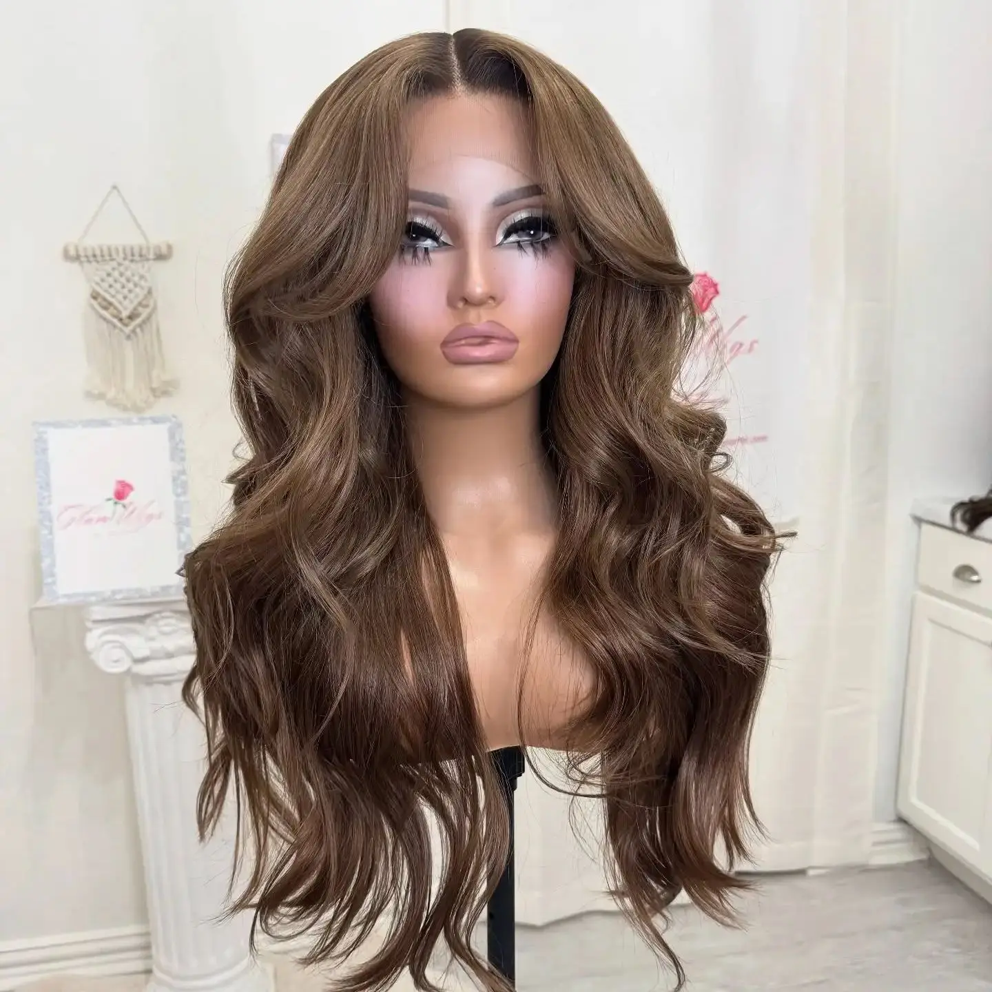

Синтетический парик с мягким омбре, каштаново-коричневые мели, с HD-сеткой 13*4, без клея, высокое качество, женский, длинный, с эффектом «волна», крепление на кружке