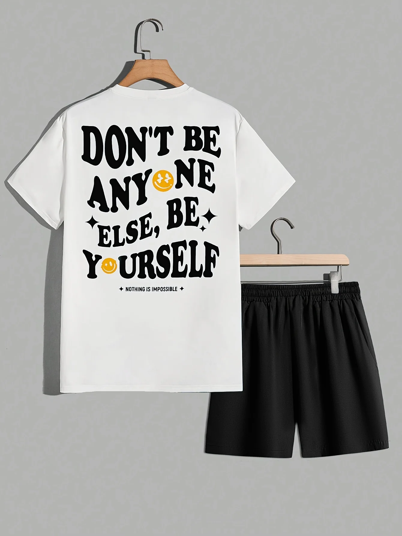 

Новый мужской летний комплект уличной моды 2026: молодежный, энергичный, с 3D-принтом букв, футболка с коротким рукавом и шорты с карманами на шнурке