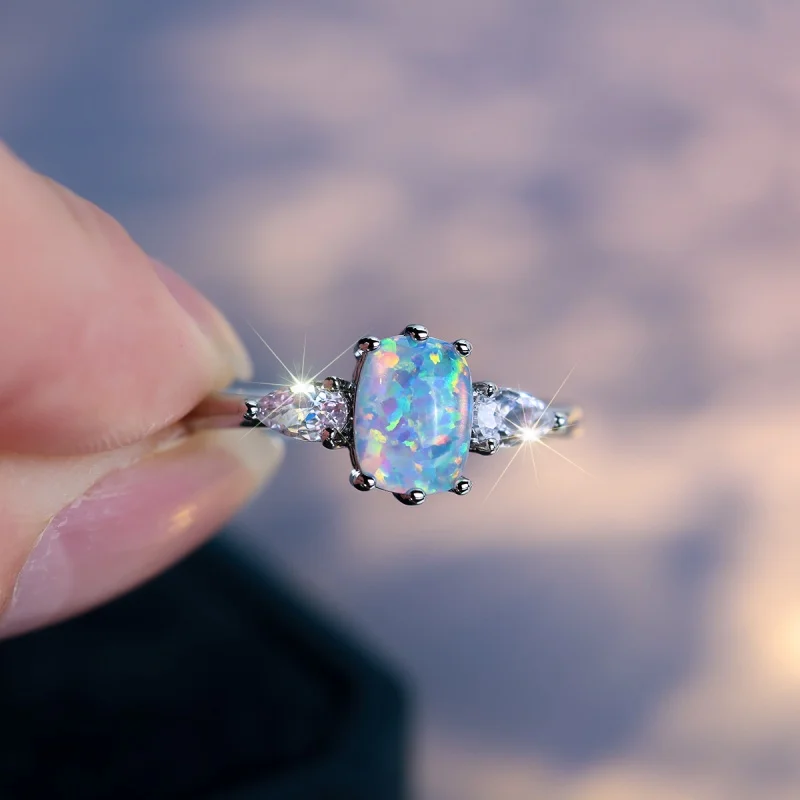 2026 New Simple Three Stone Ring with Rectangular Zircon and Horse Eye Side Diamond Light Luxury Women's Accessories