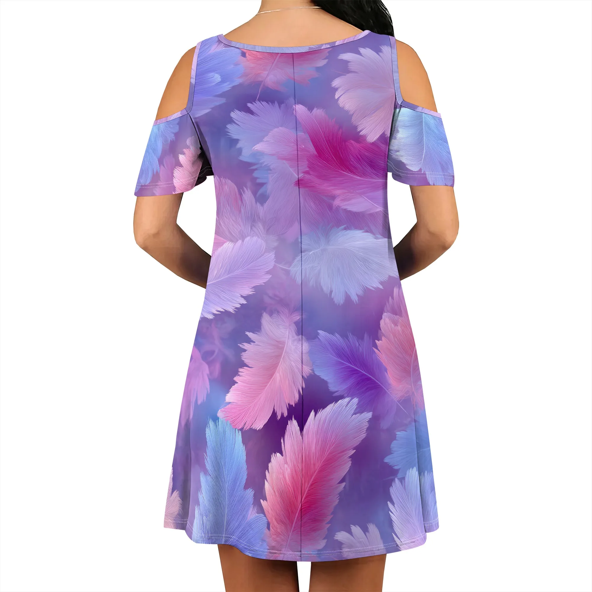 Abito estivo da donna con maglietta floreale fluida con spalle scoperte e tasche